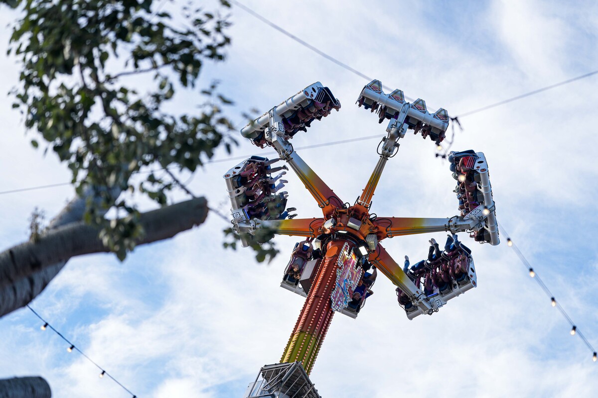 Atracciones de la Feria y Fiestas de la Virgen de San Lorenzo.  / RUBÉN ORTEGA