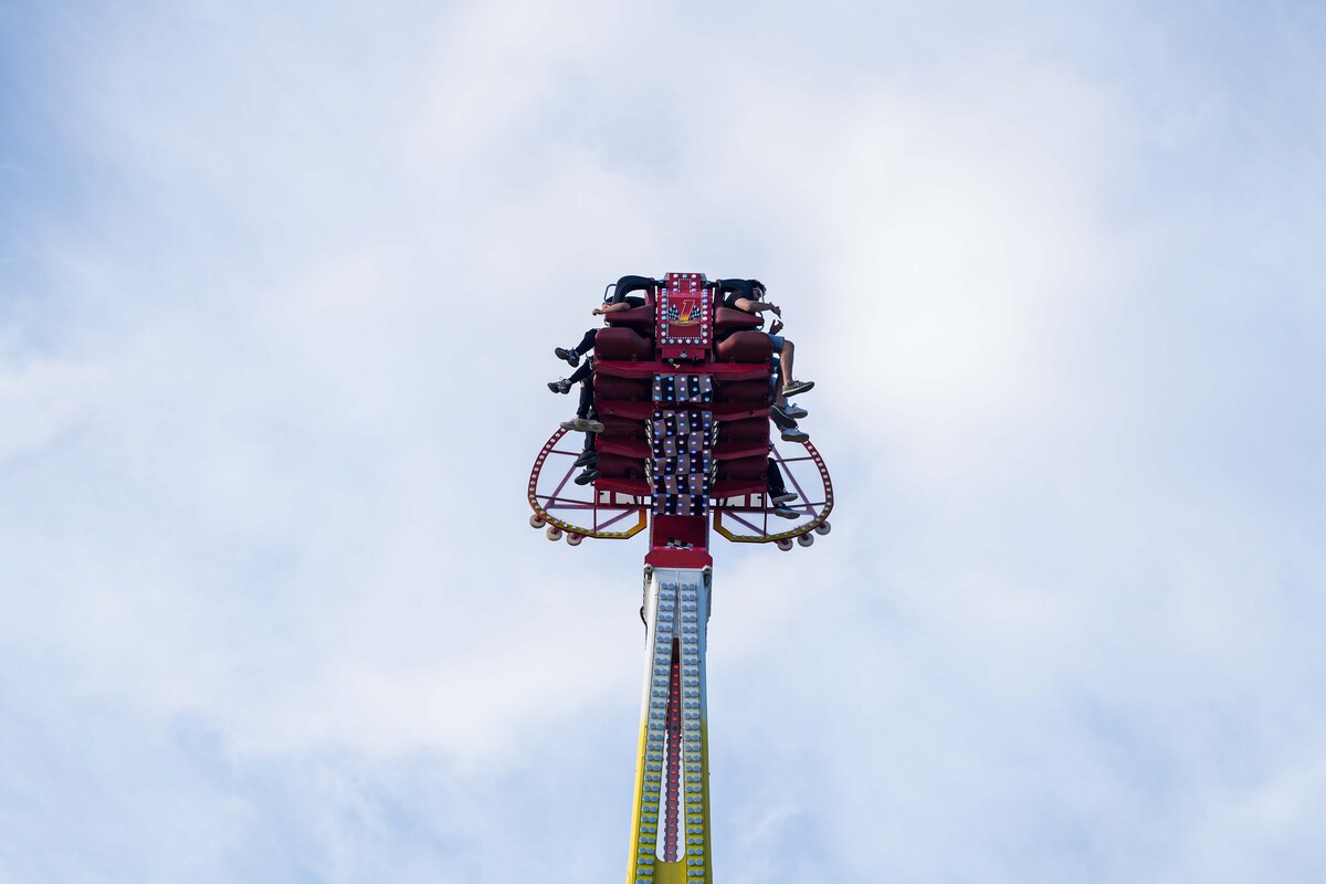 Atracciones de la Feria y Fiestas de la Virgen de San Lorenzo.  / RUBÉN ORTEGA