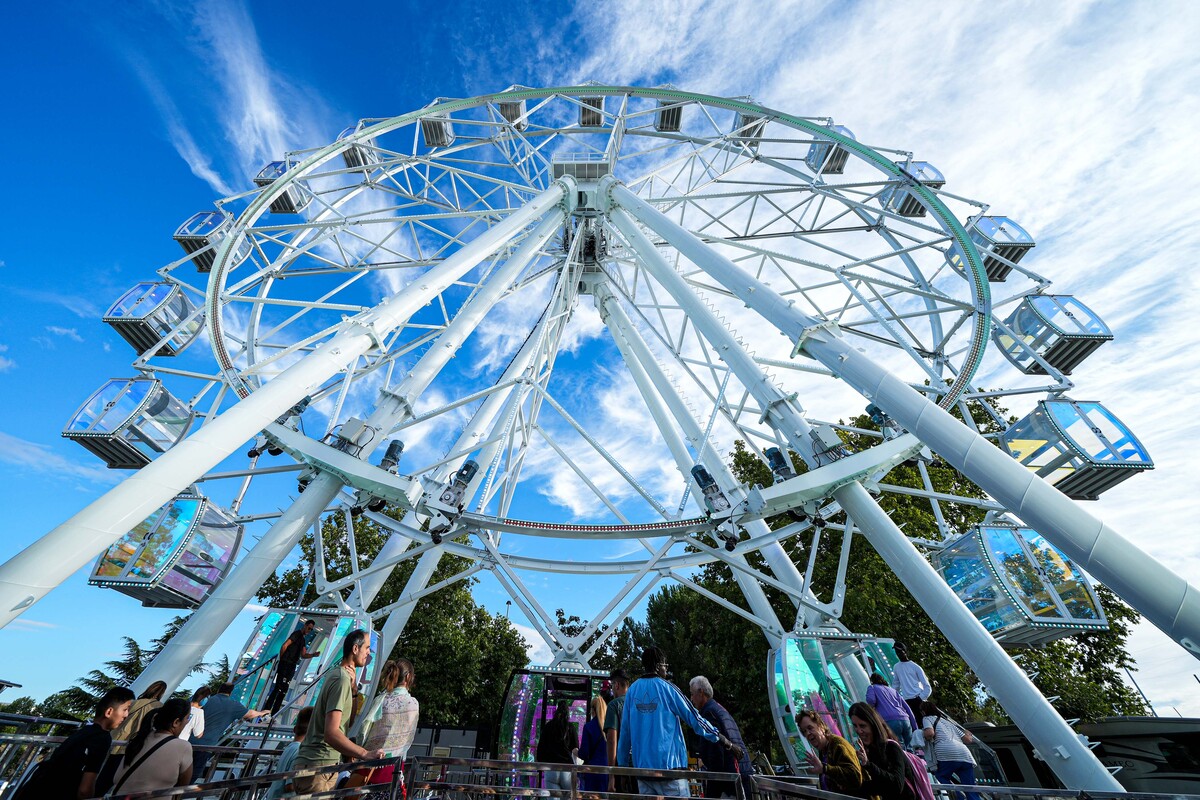 Atracciones de la Feria y Fiestas de la Virgen de San Lorenzo.  / RUBÉN ORTEGA