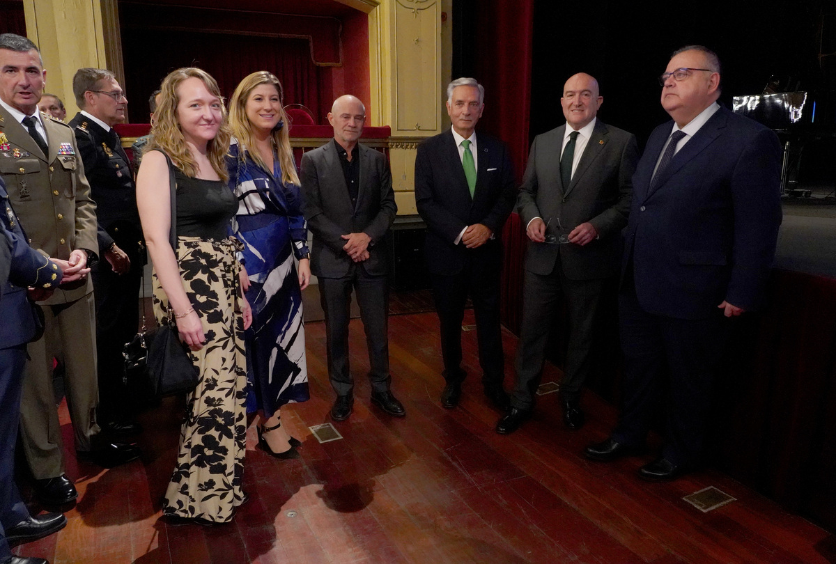 Entrega de la Medalla de Oro de la Ciudad de Valladolid a la Junta Provincial de Valladolid de la AECC  / LETICIA PÉREZ / ICAL