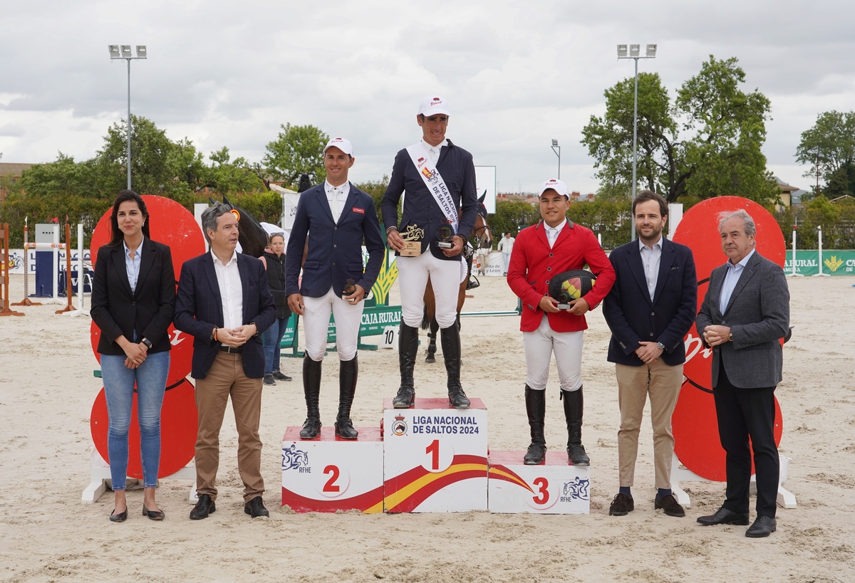 Premio Liga Oro ‘Gran Premio, Excelentísimo Ayuntamiento de Valladolid-Trofeo Caja Rural de Zamora’ del concurso CSN5* de la Liga Nacional de Saltos  / MIRIAM CHACÓN (ICAL)