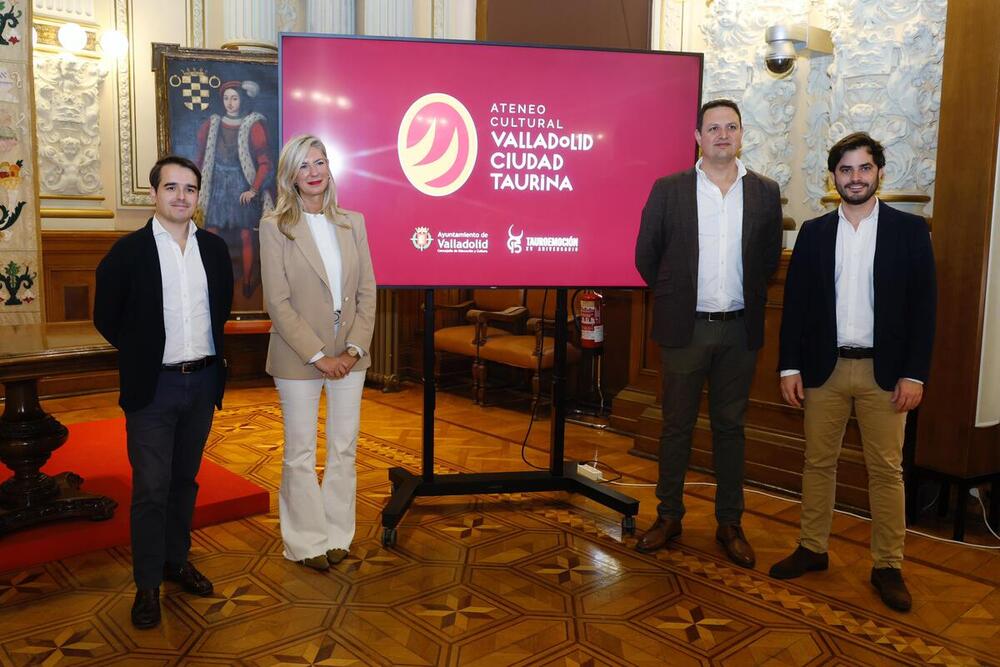 Presentación del programa Ateneo Cultural Valladolid Ciudad Taurina en el Ayuntamiento de Valladolid. 