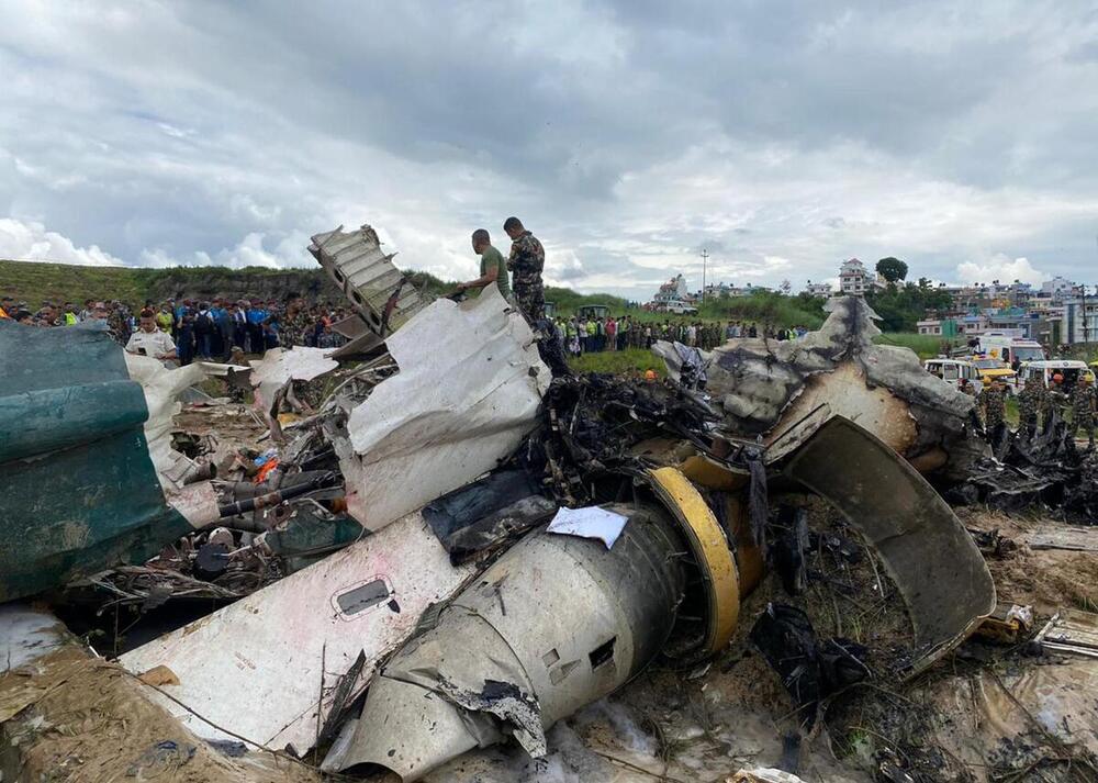 Imagen del lugar del accidente aéreo en el aeropuerto internacional de Tribhuvan en Katmandú, Nepal, el 24 de julio de 2024