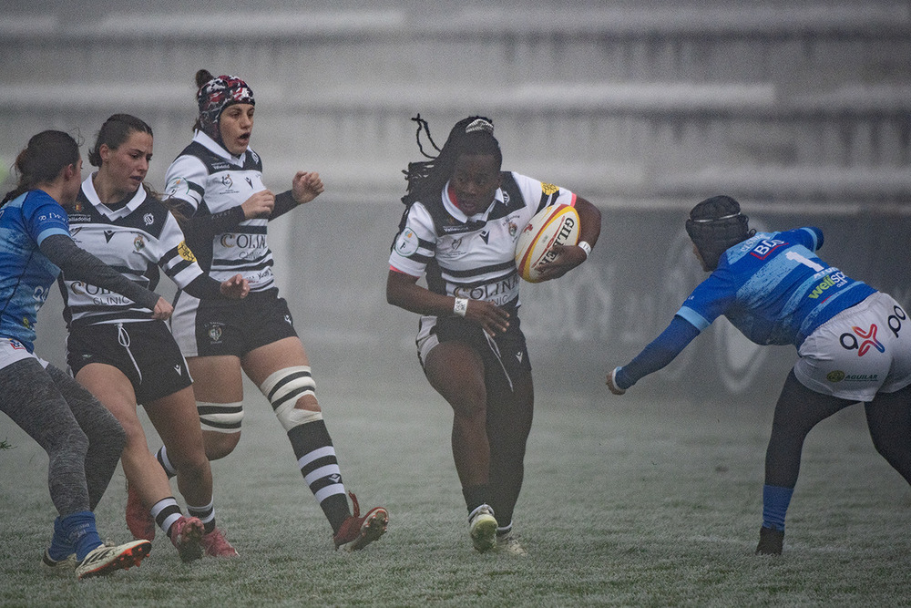 Partido entre el Colina Clínic El Salvador y el Complutense Cisneros, correspondiente a la Liga Iberdrola de rugby femenino.