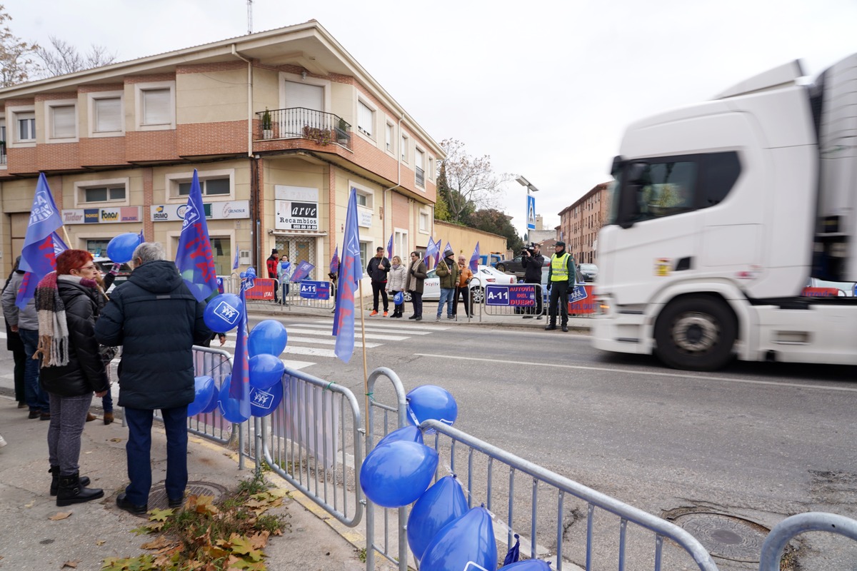 Acto reivindicativo-festivo de la Plataforma A11 Pasos de Peñafiel  / MIRIAM CHACÓN (ICAL)