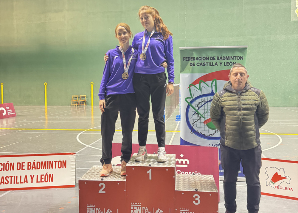 Cristina Rivera  y Marta Fernández, oro en dobles femenino en el TTR absoluto de bádminton en Palencia.