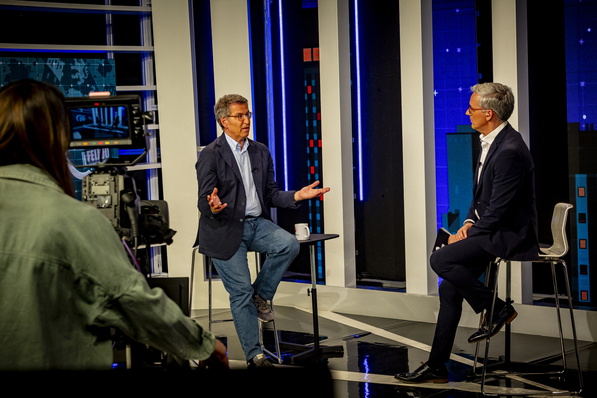 Visita del presidente del Partido Popular, Alberto Núñez Feijóo, al edificio Promecal   / JONATHAN TAJES