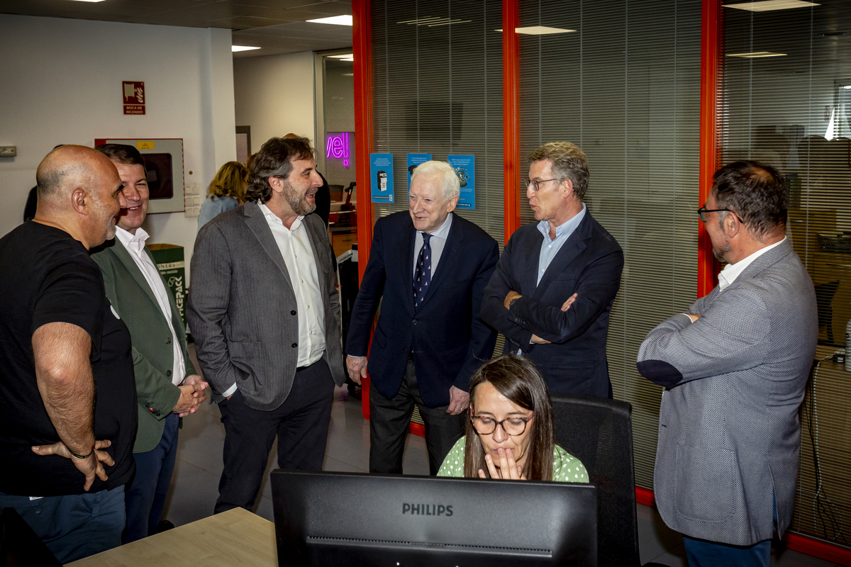 Visita del presidente del Partido Popular, Alberto Núñez Feijóo, al edificio Promecal   / JONATHAN TAJES