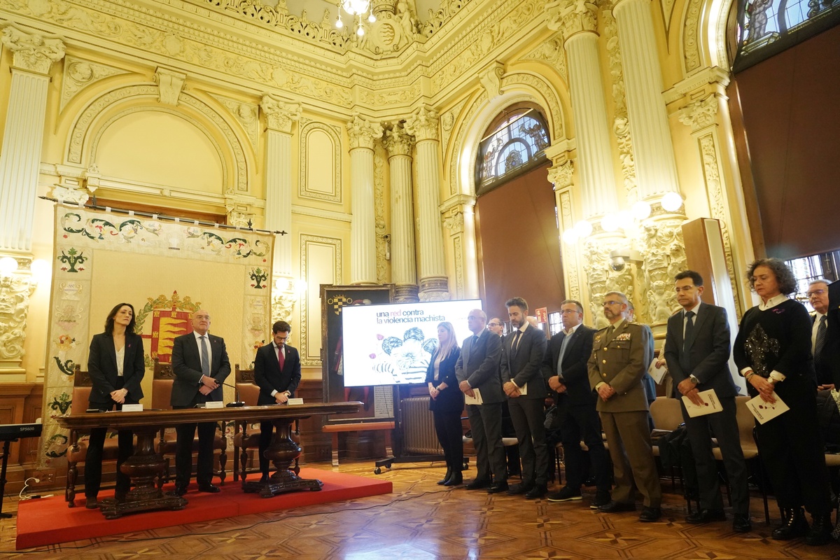 Acto institucional en Valladolid con motivo del Día Internacional de la Eliminación de la Violencia contra las Mujeres  / RUBÉN CACHO / ICAL