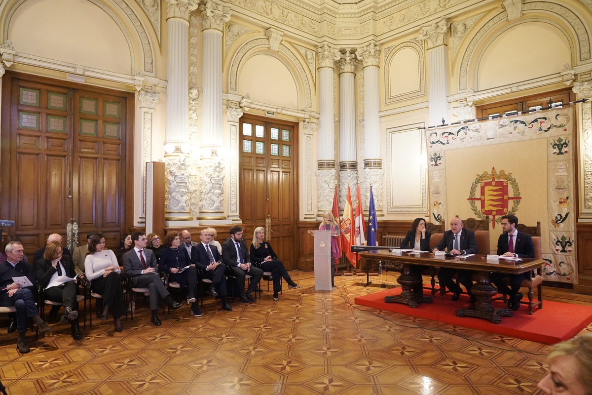 Acto institucional en Valladolid con motivo del Día Internacional de la Eliminación de la Violencia contra las Mujeres  / RUBÉN CACHO / ICAL