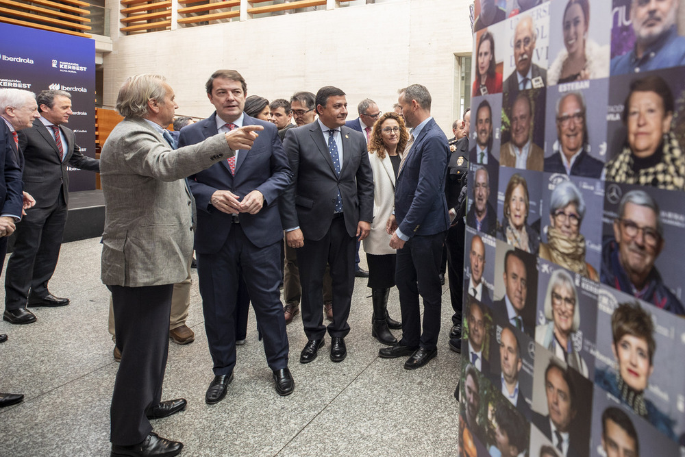 Un año desde el objetivo de la cámara
