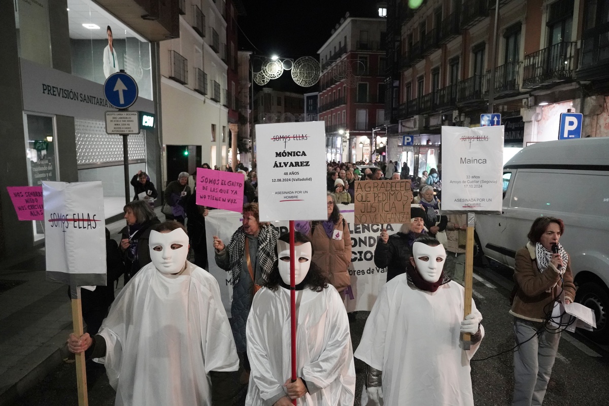 Manifestación en Valladolid con motivo del Día Internacional de la Eliminación de la Violencia contra las Mujeres  / RUBÉN CACHO (ICAL)