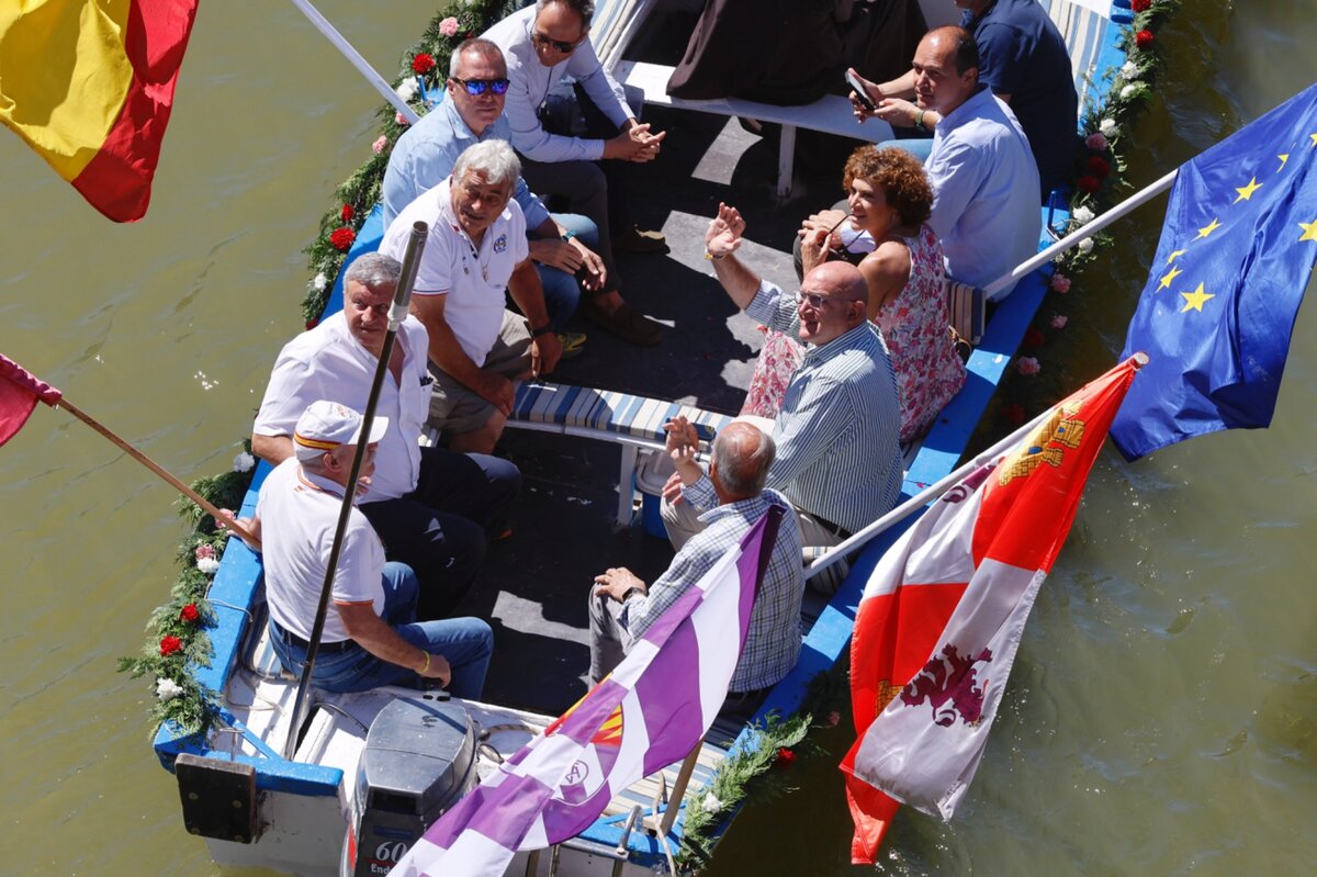 Procesión fluvial de la Virgen del Carmen.  / AYUNTAMIENTO DE VALLADOLID