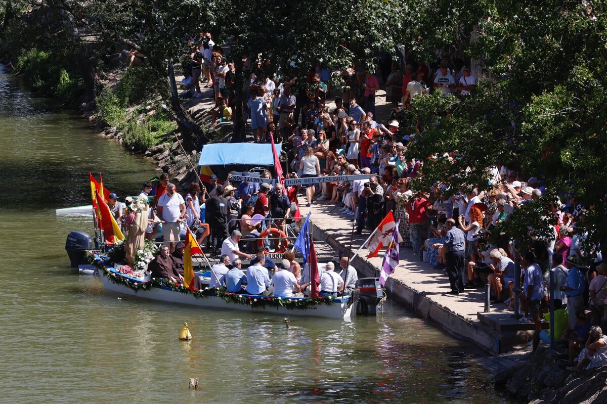 Procesión fluvial de la Virgen del Carmen.  / AYUNTAMIENTO DE VALLADOLID