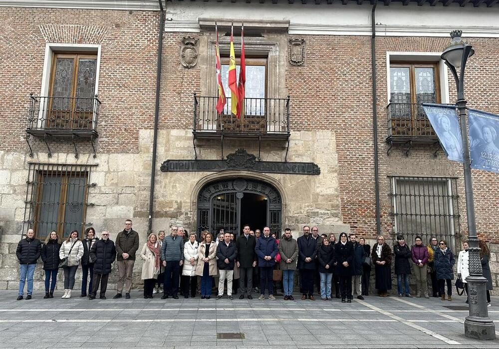 Minuto de silencio en la Diputación de Valladolid en recuerdo de Sergio Delgado.