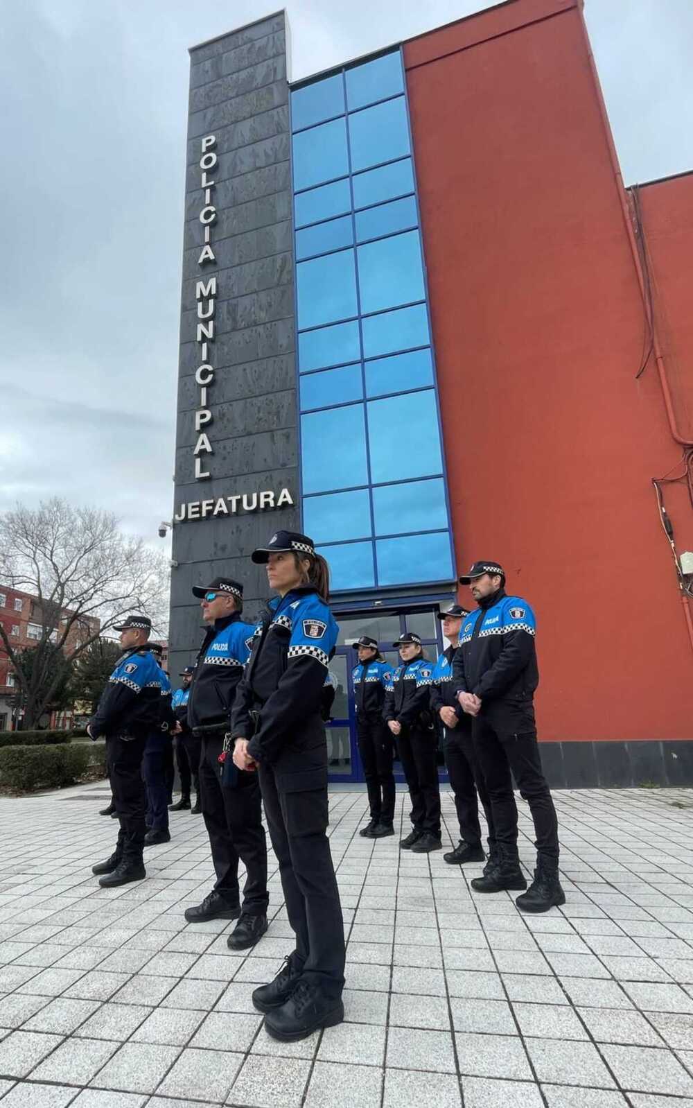 La Policía Municipal guarda un minuto de silencio para recordar a Sergio Delgado.