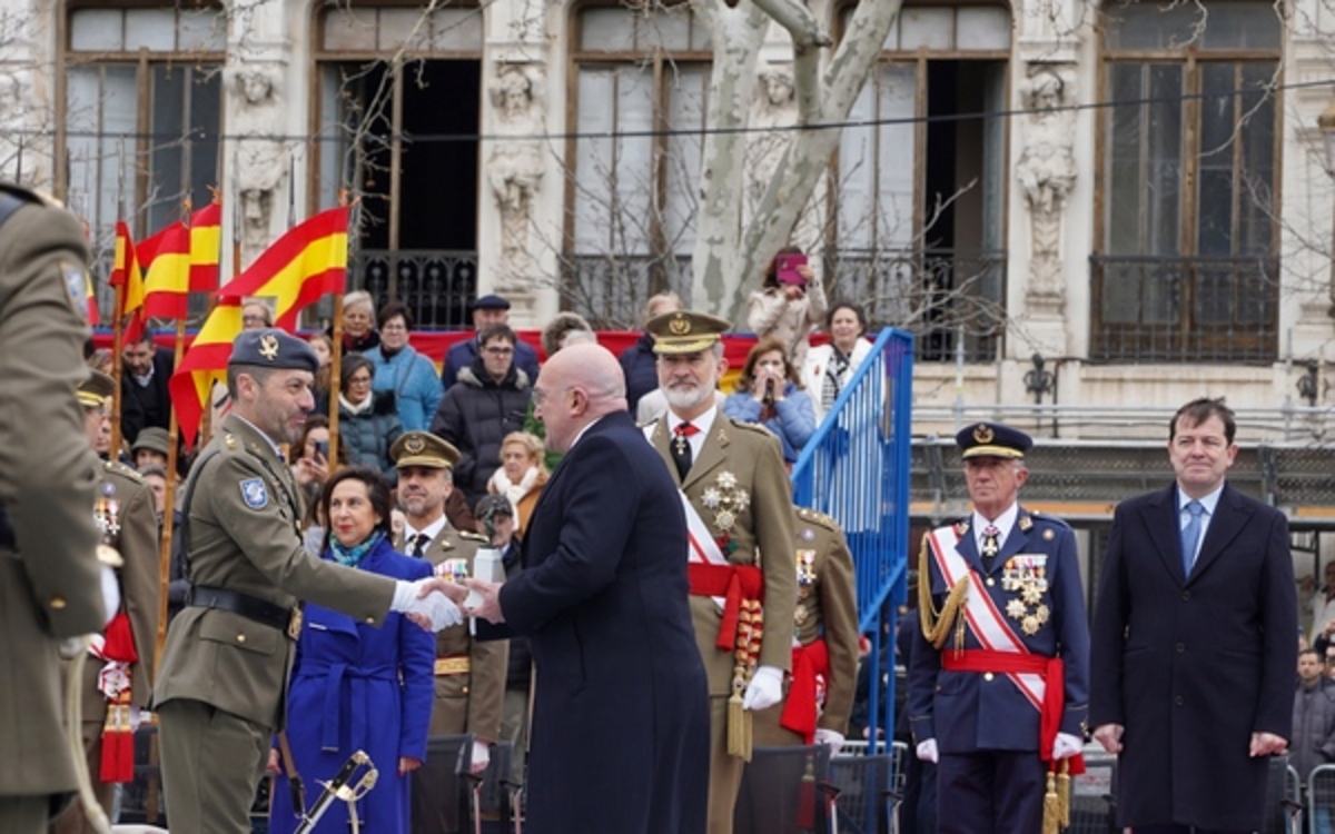 El rey preside el acto por el 375 aniversario del Regimiento de Caballería ‘Farnesio’ 12  / ICAL