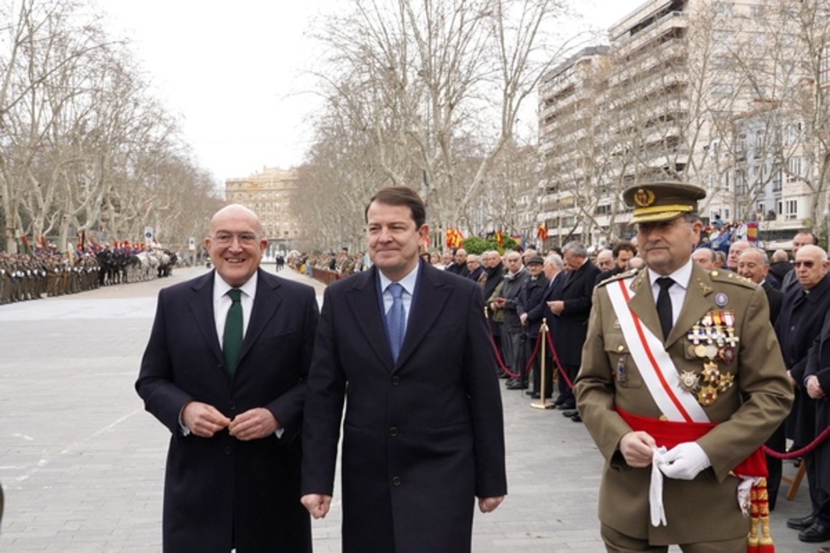 El rey preside el acto por el 375 aniversario del Regimiento de Caballería ‘Farnesio’ 12  / ICAL