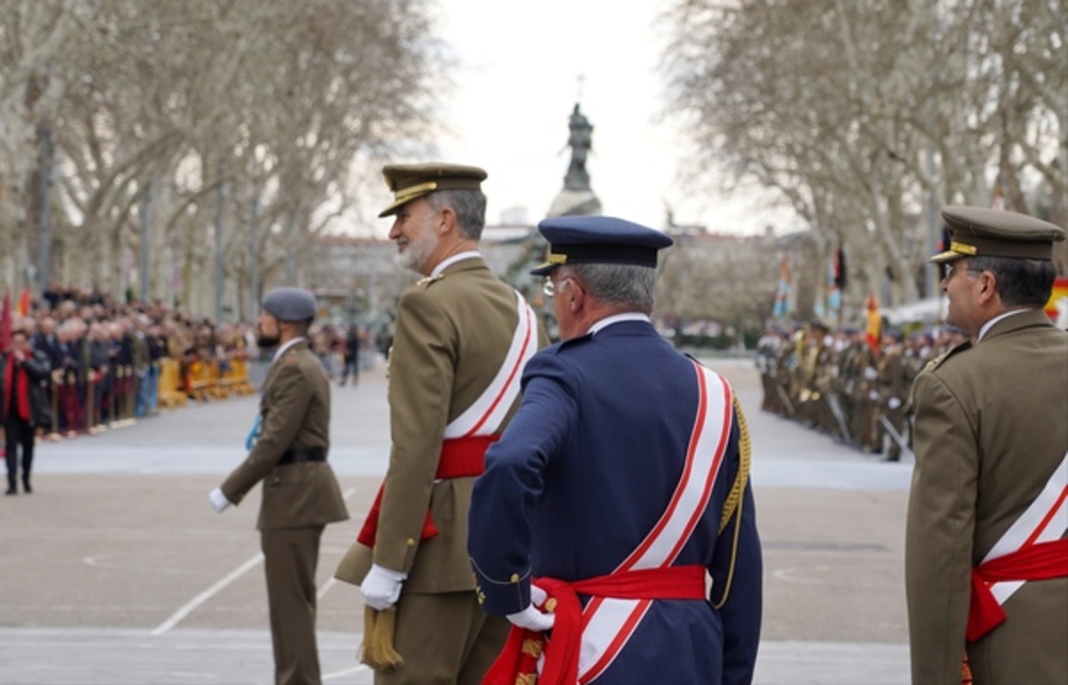 El rey preside el acto por el 375 aniversario del Regimiento de Caballería ‘Farnesio’ 12  / ICAL