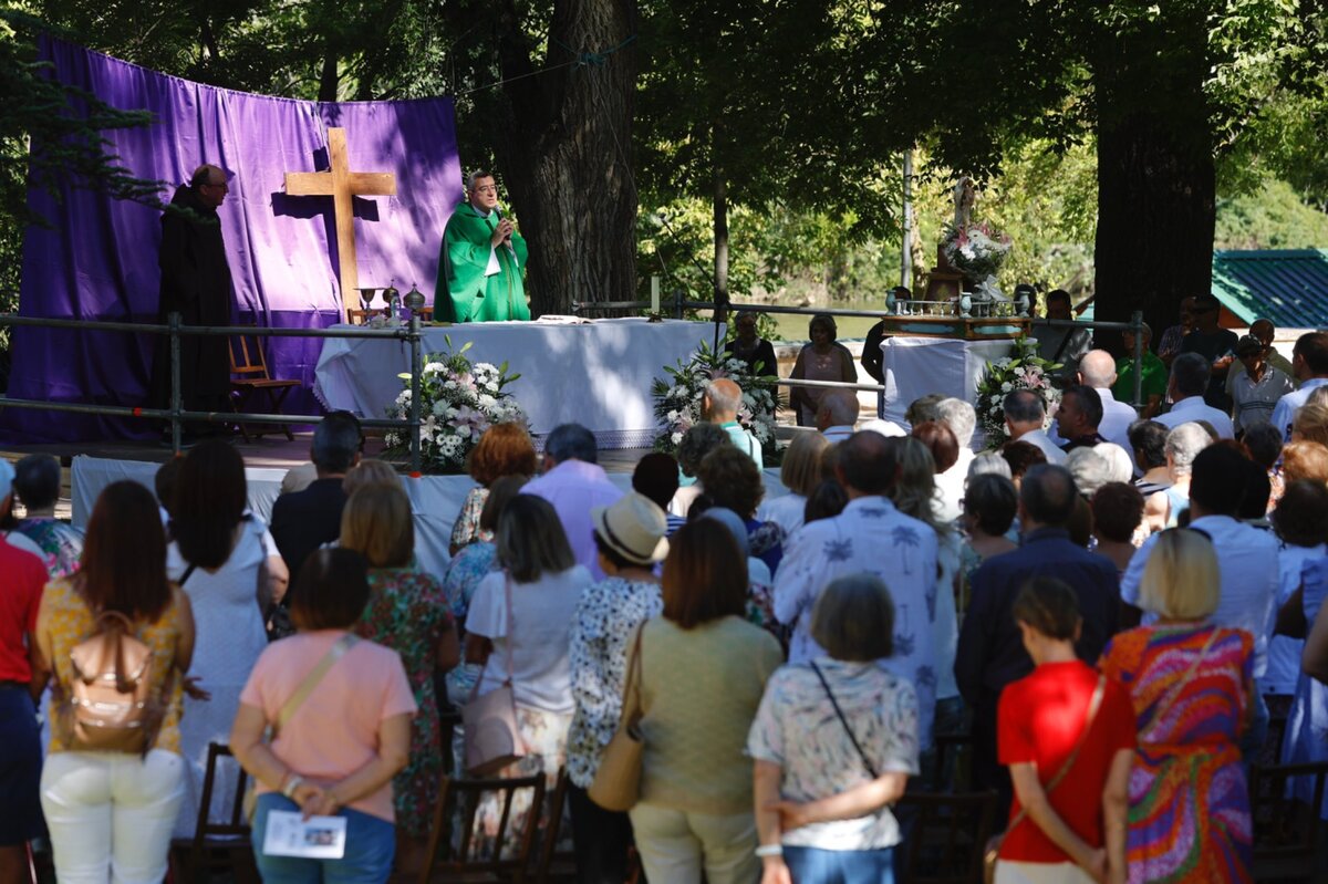 Misa en Las Moreras por la Virgen del Carmen.  / AYUNTAMIENTO DE VALLADOLID