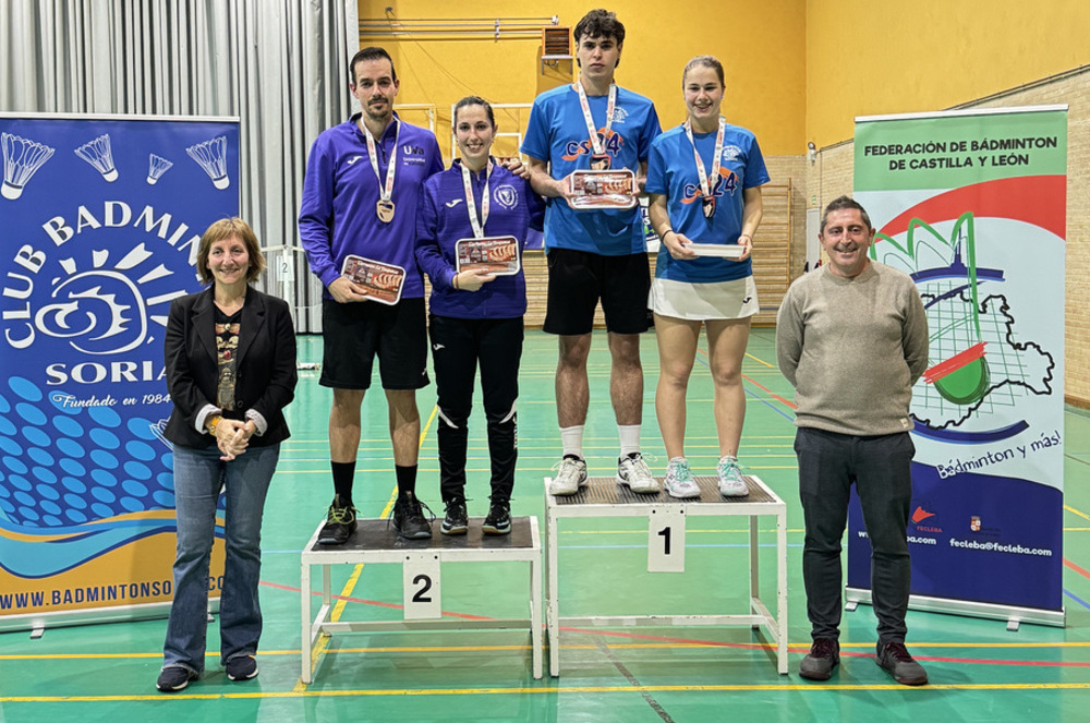 Podios del Universidad de Valladolid de bádminton en Soria.