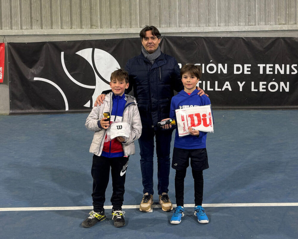 Podio sub 10 masculino del Circuito Nacional Champions Bowl.