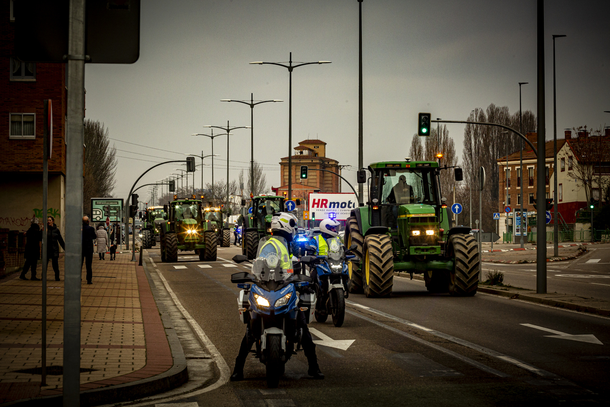 Tractorada en Valladolid  / JONATHAN TAJES