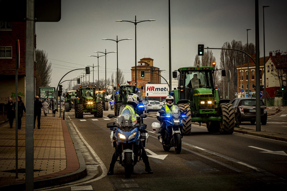 Tractorada en Valladolid  / JONATHAN TAJES