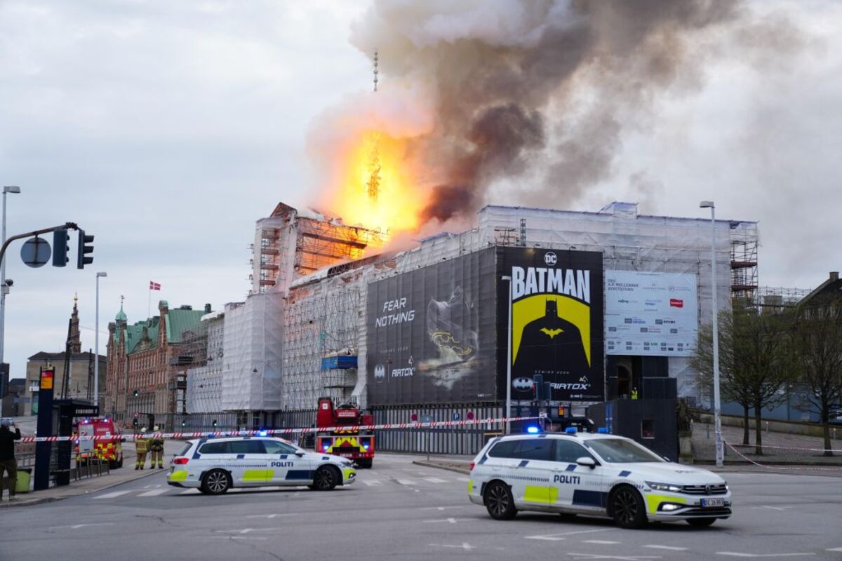 Fire hits historical Stock Exchange building in Copenhagen  / IDA MARIE ODGAARD