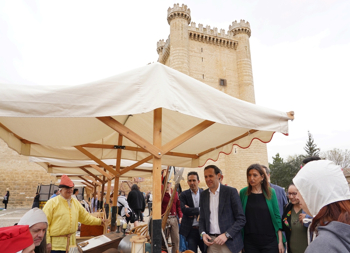 Festival Medieval en Fuensaldaña en homenaje a Edward Cooper.  / ICAL