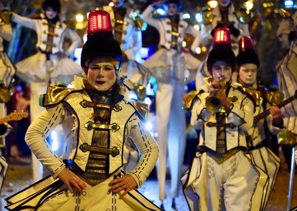 Cabalgata de los Reyes Magos en Valladolid.  / LETICIA PÉREZ / ICAL