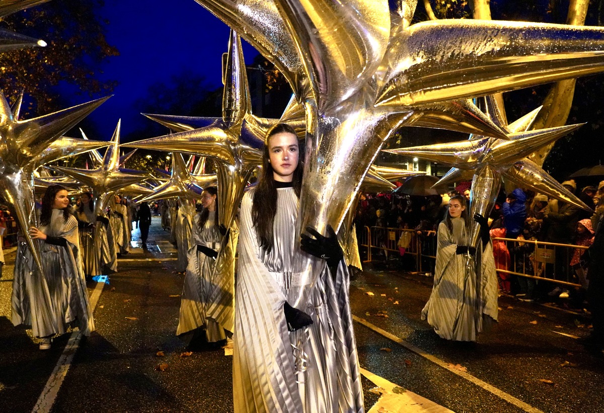 Cabalgata de los Reyes Magos en Valladolid.  / LETICIA PÉREZ / ICAL