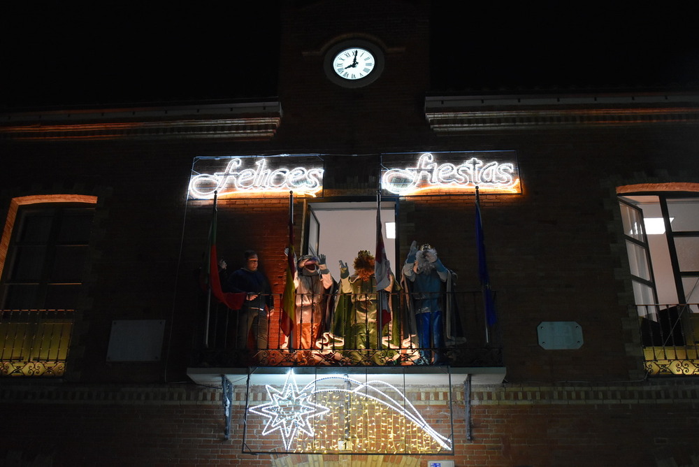 Los Reyes Magos llegan a Cigales en vehículo descapotable