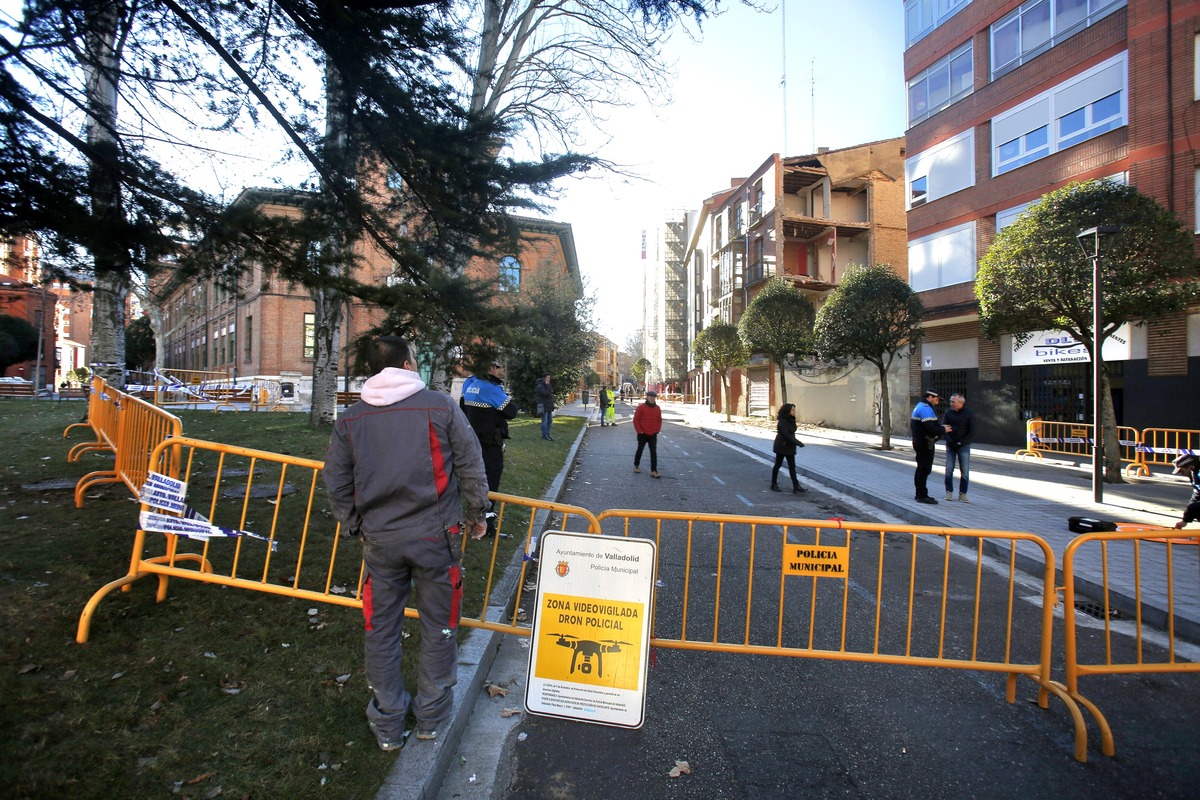 Derrumbe de parte del edificio en ruinas de la plaza San Nicolas