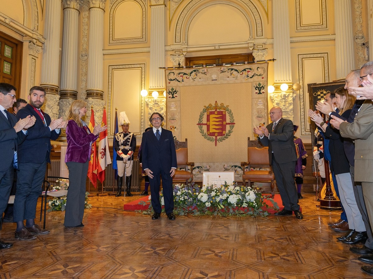 Nombramiento de Enrique Cornejo como Hijo Predilecto de Valladolid  / AYUNTAMIENTO DE VALLADOLID