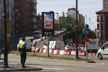 El paseo del Arco de Ladrillo se corta por obras este domingo