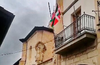Queman banderas de CyL y España y ponen la ikurriña en Treviño