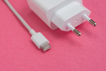 El cargador USB-C se convierte en el único permitido en la UE