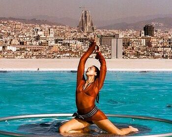El tema ‘Illusion’ de Dua Lipa se ha rodado en la piscina de Montjuïc. 