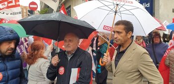 Los sindicatos exigen en la calle reducción de jornada