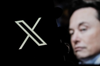 Elon Musk cambia su nombre a Kekius Maximus en X