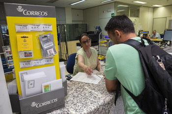 Correos formaliza 1.400 contratos de refuerzo en la Comunidad