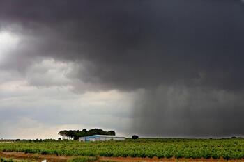 Las lluvias no disipan los nubarrones