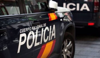 La Policía evita que un hombre se lesione con un inmovilizador