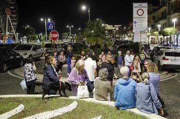 Nápoles sufre su mayor terremoto en 40 años