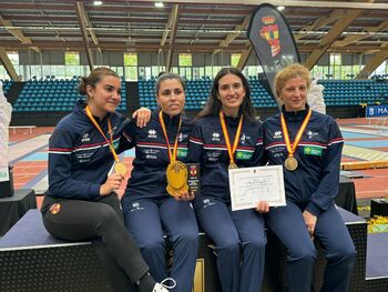 El VCE, campeón de España por equipos en espada femenina