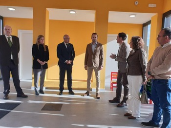 Alcazarén inaugura escuelas y guardería