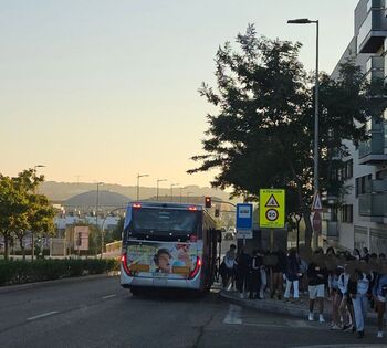 Arroyo mantiene el refuerzo de autobús para alumnos de la ESO