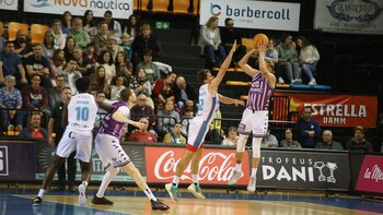 UEMC Real Valladolid remonta en el último cuarto y gana