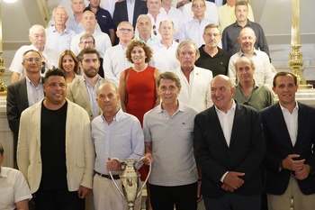 Valladolid celebra con los jugadores la Copa de la Liga del 84